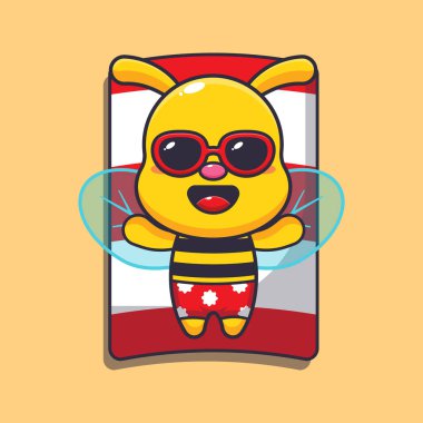 Güneş gözlüklü şirin arı sahilde uyuyor..