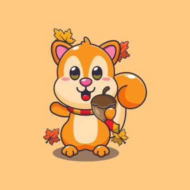 Sonbahar mevsiminde meşe palamudu olan şirin bir sincap. Maskot karikatür çizimi poster, broşür, ağ, maskot, etiket, logo ve simge için uygundur.