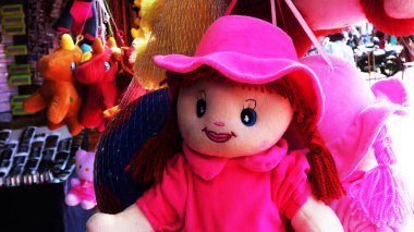 Renkli bebeğin yakın plan çekimi..