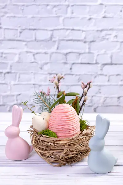 Easter Decoration Nest Big Pink Egg Made Rope Little Speckled — Φωτογραφία Αρχείου