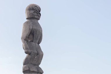 Aumakua ya da Hawaii Tanrısı geleneksel ahşap oymalı heykel şeklinde temsil ediliyordu. Pu? uhonua to Honaunau Ulusal Tarih Parkı, Hawaii, ABD.