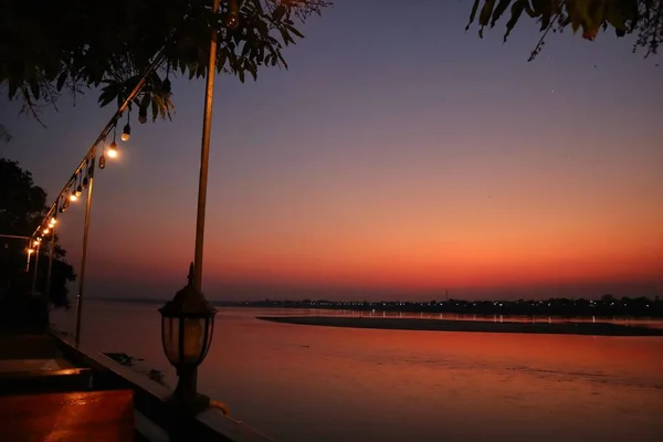 湄公河两岸的夕阳西下 — 图库照片