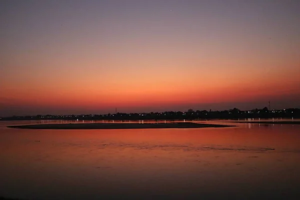 Západ Slunce Pláži Večer Nad Řekou Mekongem — Stock fotografie