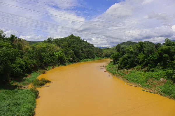 Blick Auf Tropischen Regenwald Und Fluss Der Regenzeit — Stockfoto
