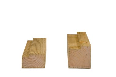 Çeşitli boyutlarda, öğütülmüş tahta levhalar.