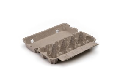 Beyaz arkaplanda izole edilmiş yumurtalar için boş kutu