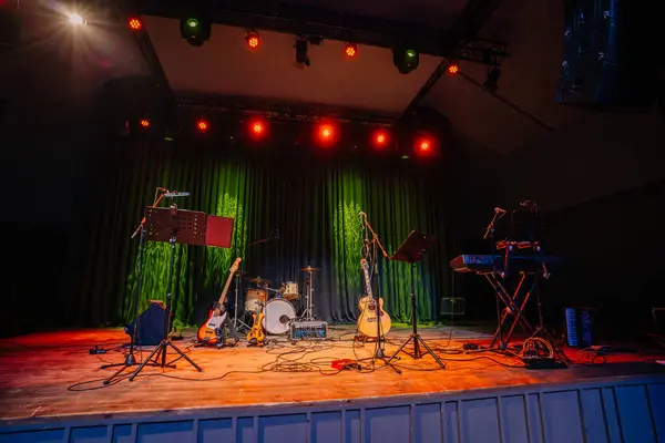 Empty Rock Concert Stage Set Various Musical Instruments Creating Anticipatory — Stock Photo, Image
