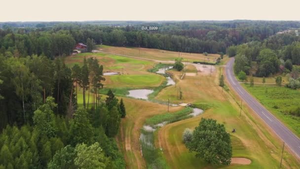 Golfplatz Nach Einem Der Trockensten Sommer Seit Beginn Der Aufzeichnungen — Stockvideo