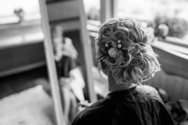 Junge Braut Mit Eleganter Frisur Rückansicht Raum Für Text — Stockfoto