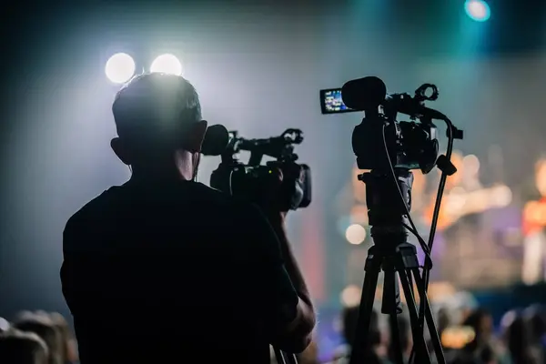 Técnico Profesional Cámaras Vídeo Digitales Videógrafo Con Equipo Evento — Foto de Stock