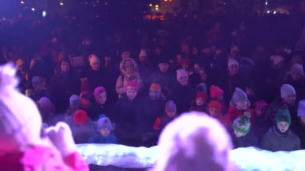 Valmiera Riga Desember 2023 Lampu Pohon Natal Anak Anak Pertunjukan — Stok Video