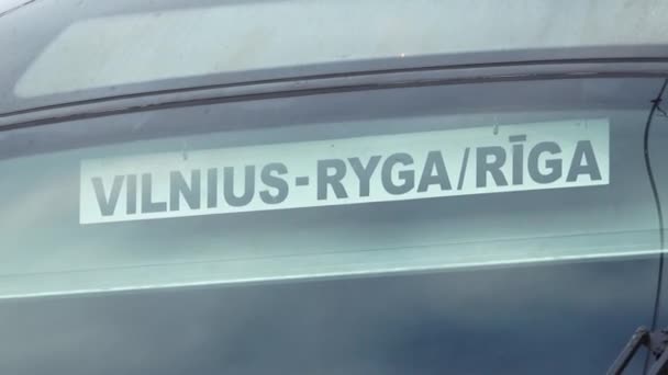 拉脱维亚里加 2023年12月27日 列车窗口 Vilnius Ryga Riga 这表明这列火车提供了连接维尔纽斯和里加的国际服务 — 图库视频影像