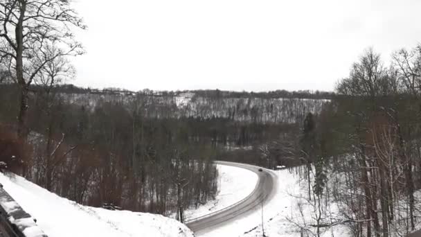 Sigulda Lettország 2024 Február Egy Kanyargó Magaslati Kilátása Egy Havas — Stock videók