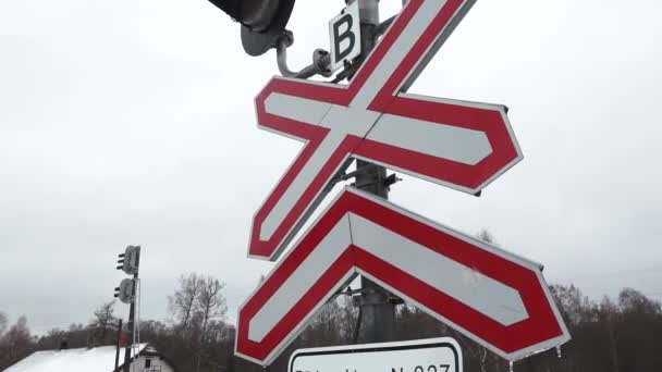 Liepa Letonia Febrero 2024 Primer Plano Una Señal Cruce Ferroviario — Vídeos de Stock