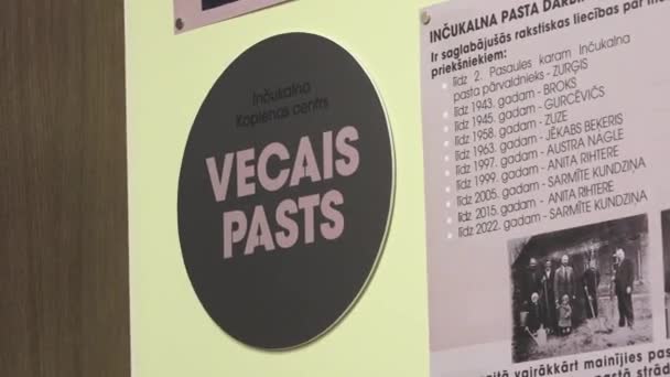 Инкуинс Латвия Марта 2024 Года Табличка Надписью Vecais Passs Текстом — стоковое видео