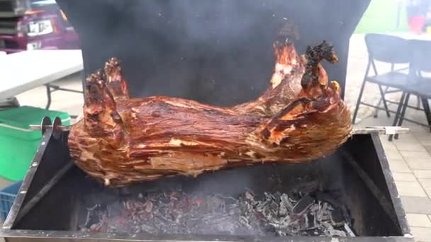 Dobele Łotwa Sierpnia 2023 Duży Kawałek Mięsa Pieczonego Rożnie Nad — Wideo stockowe