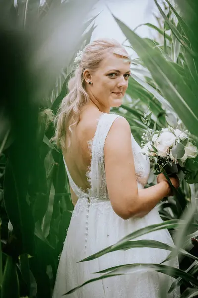 Valmiera Latvia August 2023 Bride Holding Bouquet Looks Back While Foto Stock