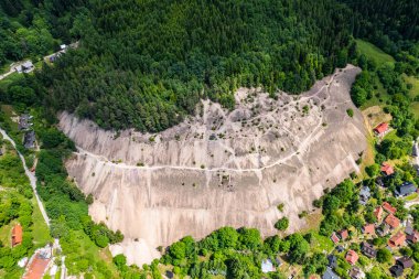 Spania Dolina, Slovakya 'da hava manzarası. Doğa manzarası