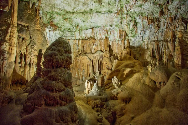 Esplorando Bellissima Grotta Postumia Slovenia Grotta Europea Più Visitata — Foto Stock