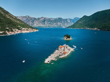 Karadağ 'da Perast ve Naval Beacon