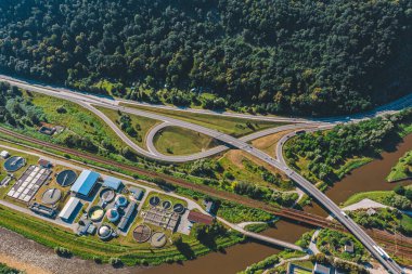 Slovakya 'nın Zvolen kentindeki Issız Kale' nin altında.