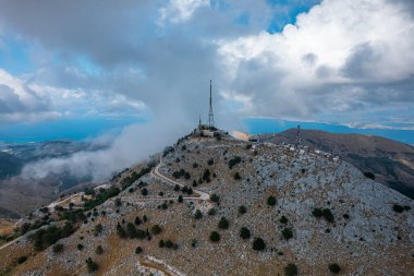 Yunanistan 'ın tepesinden dağların manzarası