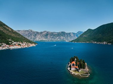 Karadağ 'da Perast ve Naval Beacon