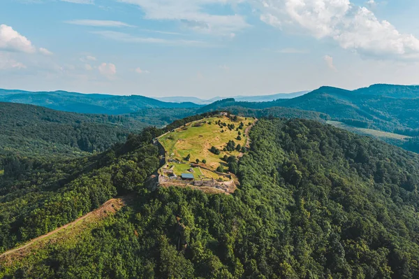 Slovakya Nın Zvolen Kentindeki Terk Edilmiş Dağların Manzarası — Stok fotoğraf