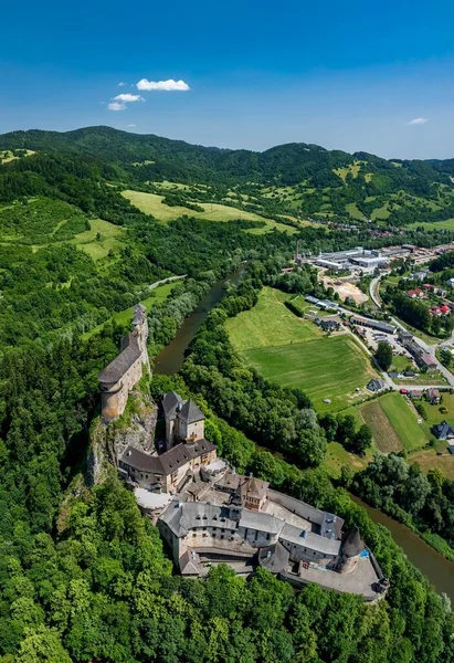 Castello Orava Slovacchia Alta Roccia Sopra Fiume Orava Nel Villaggio — Foto Stock