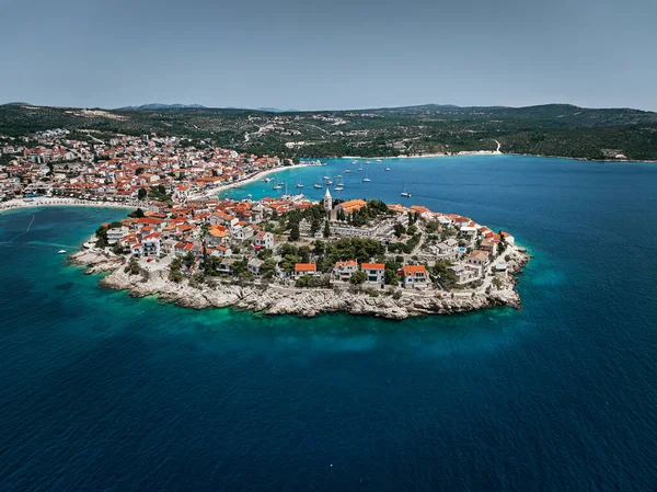 Город Примоштен Хорватии — стоковое фото