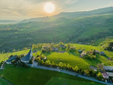 Slovakya 'nın Hrinova kentinin insansız hava aracı görüntüsü