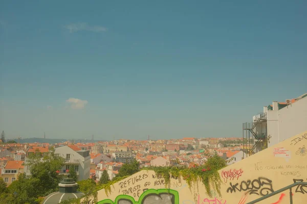 Letecký Pohled Lisabonské Město Pozadí Modré Oblohy — Stock fotografie