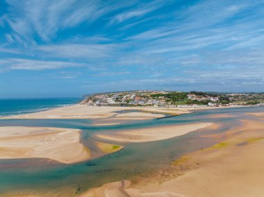 Foz do Arelho ve Atlantik Okyanusu 'ndaki Obido gölünün panoramik görüntüsü. Portekiz