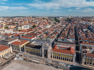 Lizbon, Portekiz - 16 Haziran 2023: Lizbon, Portekiz 'de Praca do comercio hava aracı görüşü