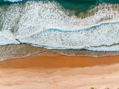 Lizbon 'daki Costa da Caparica' nın insansız hava aracı görüntüsü