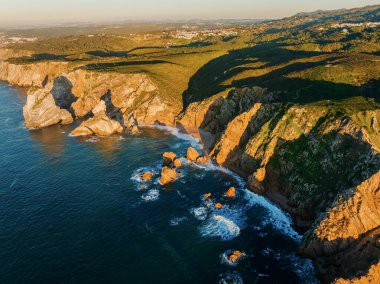 Portekiz 'deki Praia da Ursa' nın insansız hava aracı görüntüsü