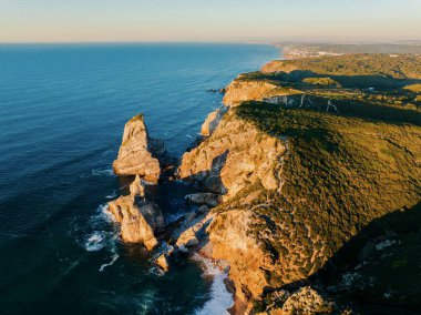 Portekiz 'deki Praia da Ursa' nın insansız hava aracı görüntüsü
