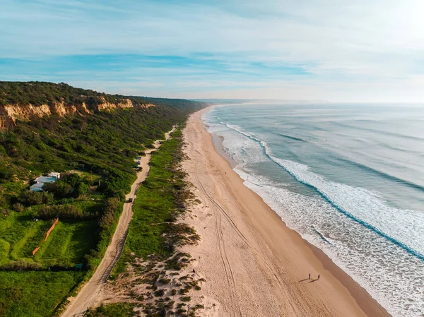 Lizbon 'daki Costa da Caparica' nın insansız hava aracı görüntüsü