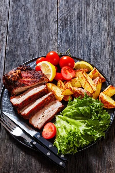 Barbeque Pork Spare Ribs Belly Roast Potato Wedges Fresh Lettuce — Stock Photo, Image