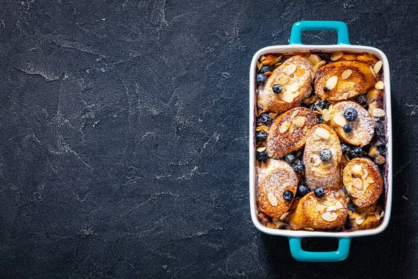 Baked Blueberry Almond Mascarpone French Toast Baking Dish Grey Concrete — Stock Photo, Image
