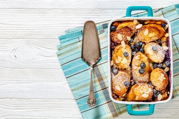 Baked Blueberry Almond Mascarpone French Toast Baking Dish Cake Shovel — Stock Photo, Image