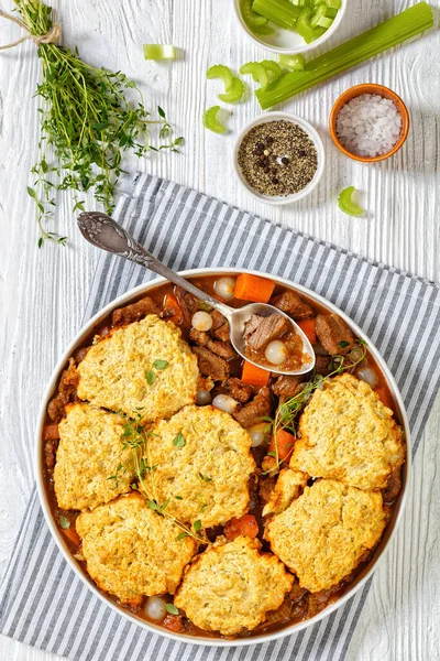 Boneless Beef Short Ribs Cobbler Carrots Thyme Pearl Onions White — Stock Photo, Image