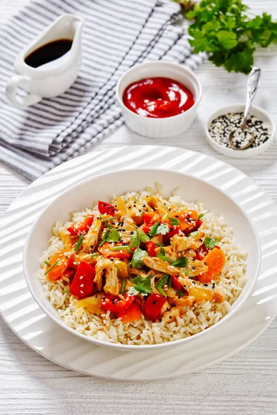 Sweet Sour Pulled Chicken Carrot Red Bell Pepper Sprinkled Sesame — Stock Photo, Image