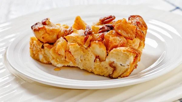 Slice Cinnamon Apple French Toast Bake Topped Maple Syrup Toasted — Stock Photo, Image