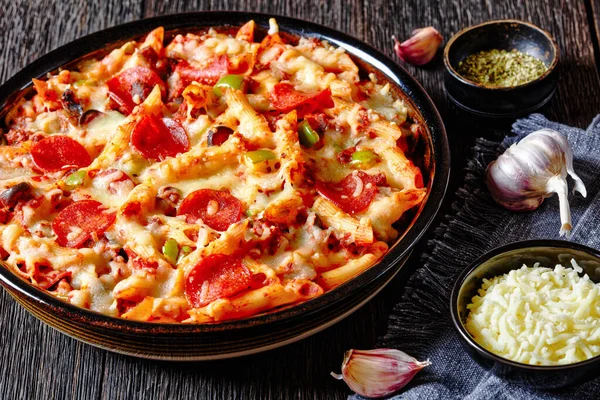Pizza Casserole Tender Penne Pasta Browned Beef Meat Pepperoni Olives — Stock Photo, Image