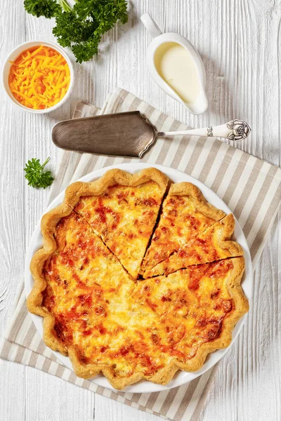 Fluffy Breakfast Quiche Cheese Bacon Filling White Plate White Wood — Stock Photo, Image