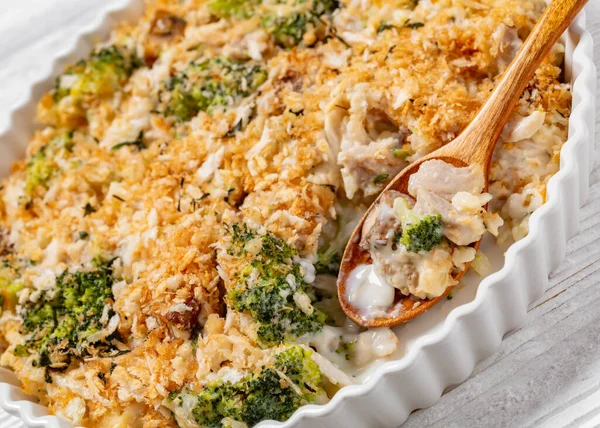 Chicken Broccoli Mushrooms Creamy Casserole Topped Panko Breadcrumbs Baking Dish — Stock Photo, Image
