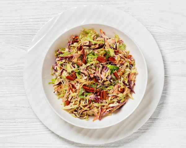 Coleslaw Shredded Red Green Cabbage Carrots Onion Pecan Nuts Thyme — Stock fotografie
