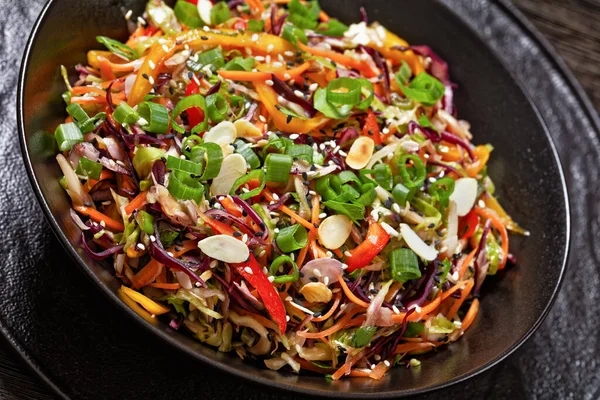 Asian Slaw Crunchy Oriental Cabbage Salad Shredded Bell Pepper Carrots — Stock Photo, Image