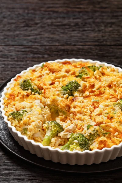 Chicken Rice Broccoli Casserole Topped Cheddar Cheese Crumbled Cracker Baking — Stock Photo, Image
